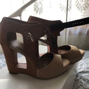 Tan & Brown Wedged Platform Shoes